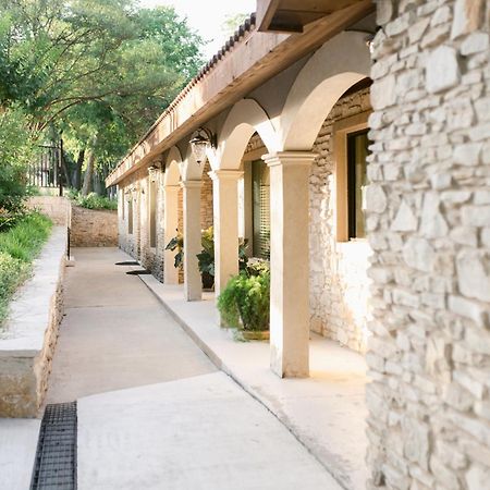 Messina Inn Wimberley Exteriör bild