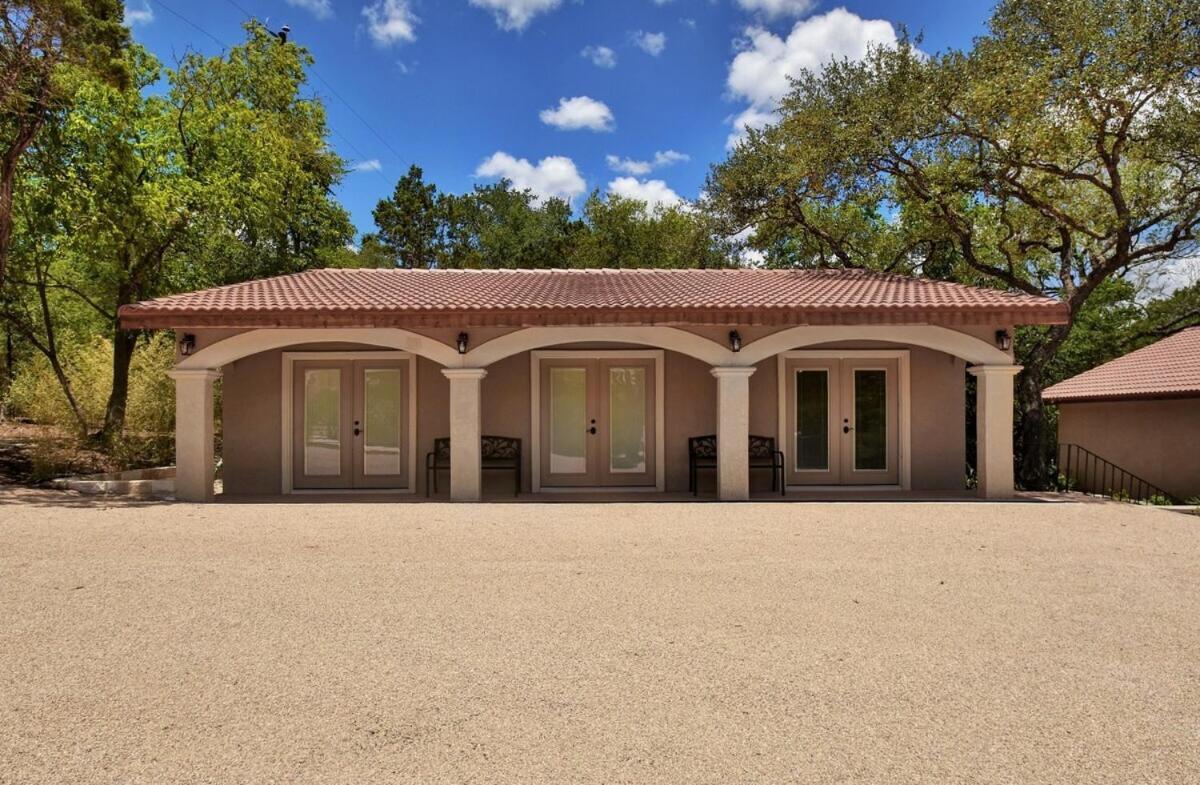 Messina Inn Wimberley Exteriör bild