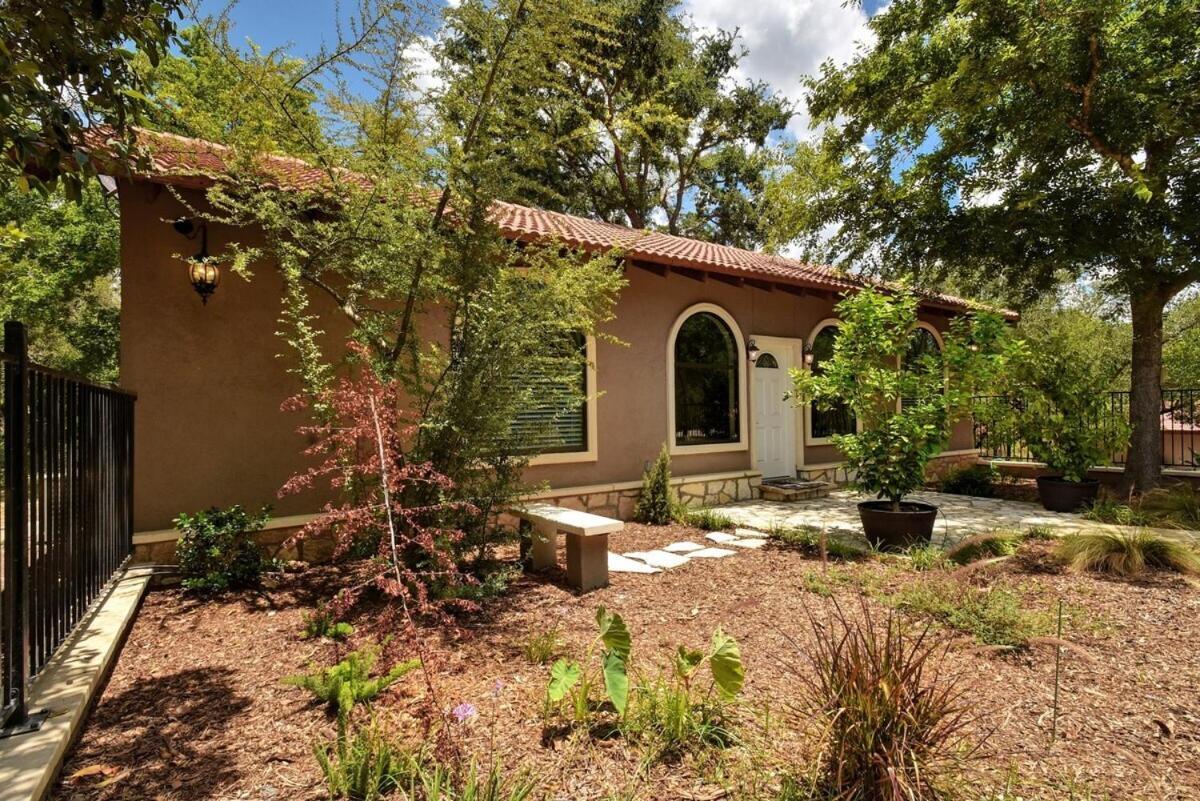 Messina Inn Wimberley Exteriör bild